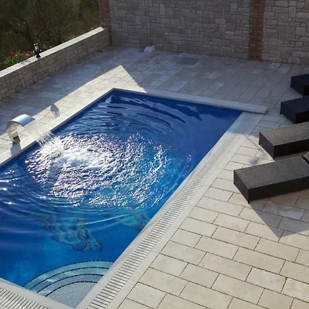 Villas Toplicanec וילה Veliko Brdo (Makarska)